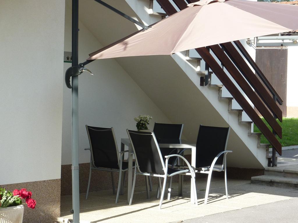 Rooms Gril Postojna Exterior foto